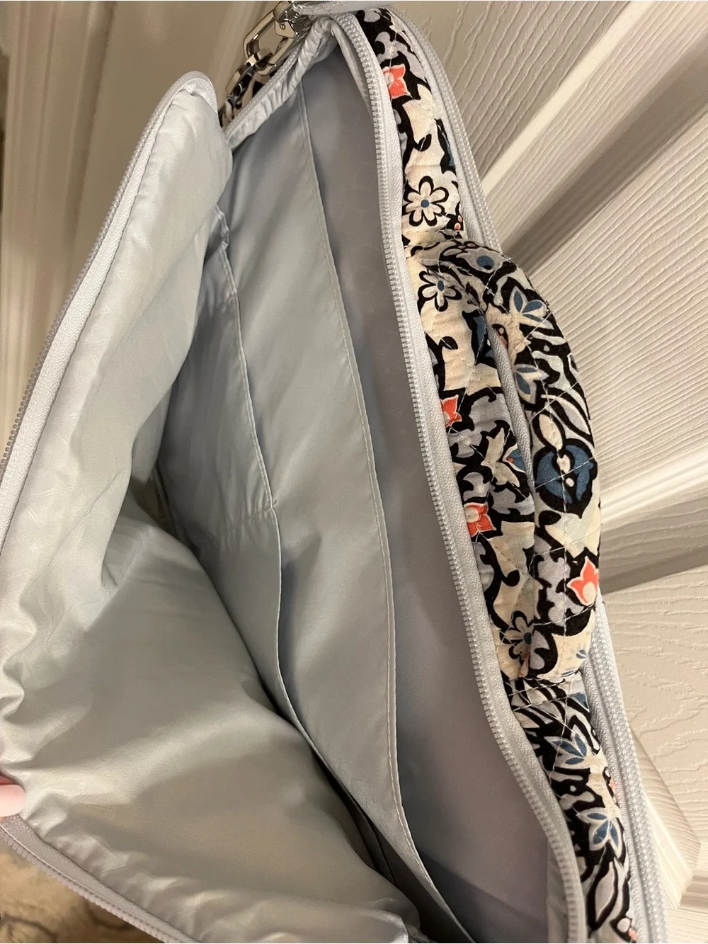 Vera Bradley Laptop Bag in Cream and Navy